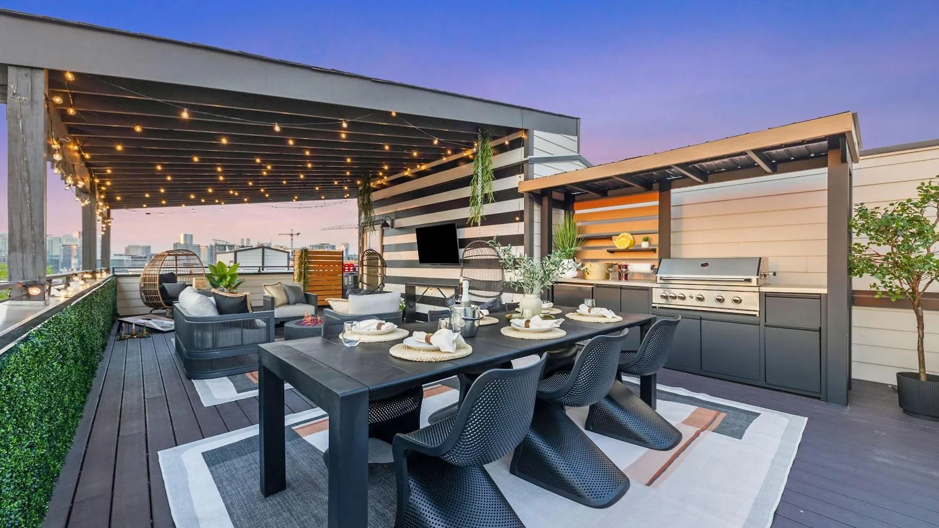 The High Note - Spectacular Rooftop Walk To Gulch Nashville